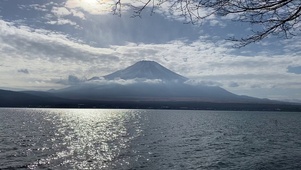 【4K实拍】风和日丽的富士山