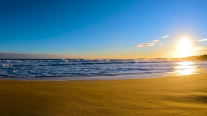 唯美夕阳海浪海滩