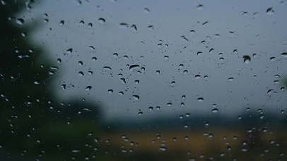 4K春雨下雨天谷雨车窗玻璃雨滴