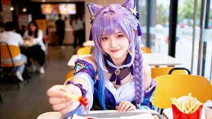 紫发狐耳cosplay女友