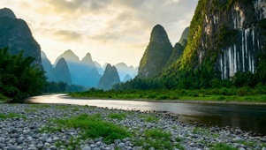 桂林清晨山水河流风光