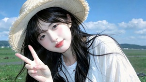 夏日清新草帽女孩
