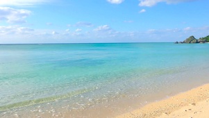 清澈海滩海浪