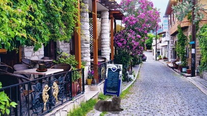 小镇舒适的咖啡厅