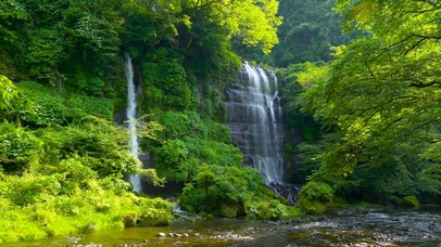 山间护眼瀑布河流