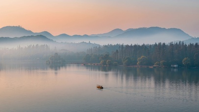 寄情山水间