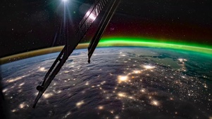 太空卫星夜景地球