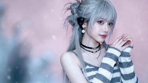 奶奶灰发色清纯纯欲毛衣女孩