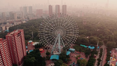 4k夕阳下摩天轮七夕爱情意境