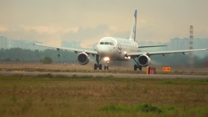 4K 高清 飞机跑道起飞
