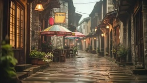 古朴小镇雨中傍晚街道