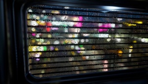 窗户玻璃雨
