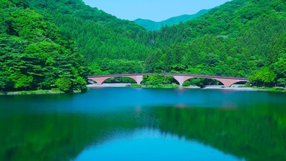 青山绿水湖