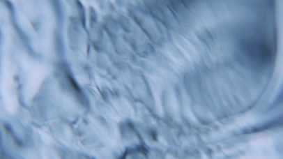 4K 高清 玻璃上的水流动