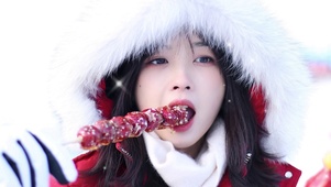 冰糖葫芦美女