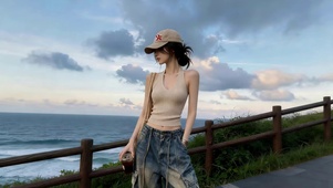 海边可爱女孩
