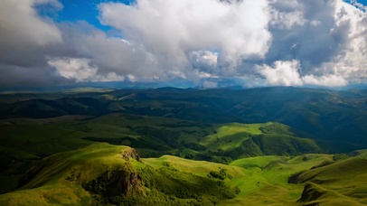 4K高原上的低云