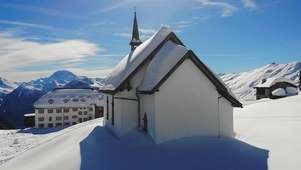 解压壁纸·画中世界高山雪屋