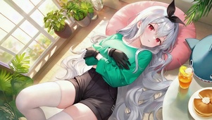 银发少女的慵懒午后