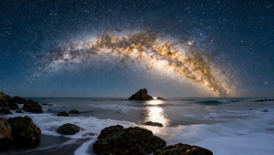 海边银河星空夜景