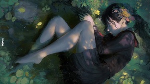 水中闭眼少女