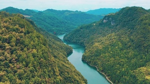 唯美的青山