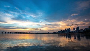 晚霞湖面