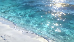 碎金浅蓝海