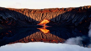 火山熔岩倒影