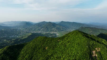 每个人都想知道山的那边是什么