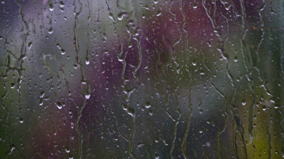 玻璃雨滴雨天壁纸图片 动态桌面壁纸图片 动态壁纸下载 元气壁纸