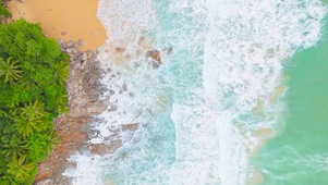 俯瞰海滩海浪
