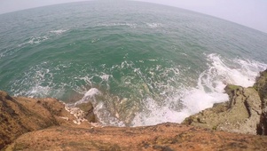 4k大海拍打海岸