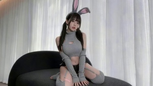 可爱居家兔女郎