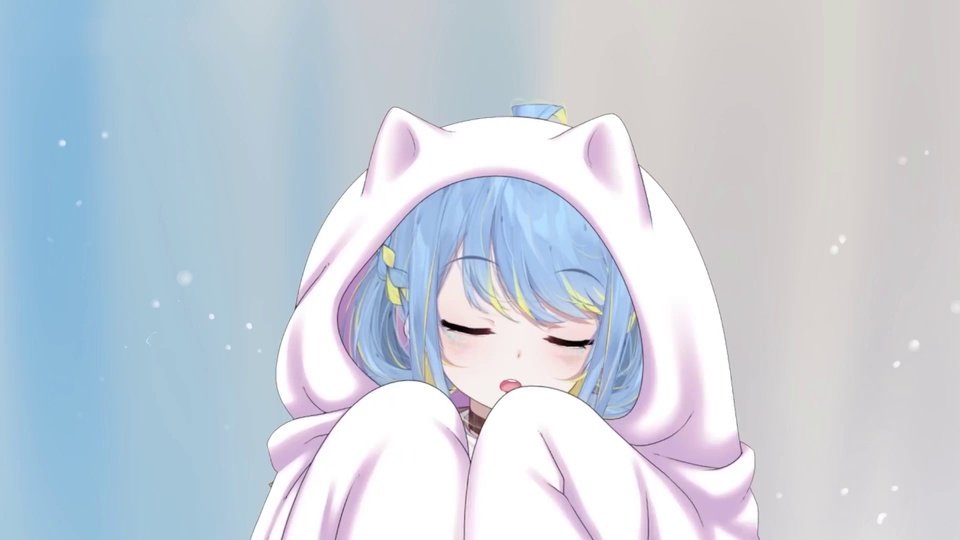 蓝发少女裹着带猫耳的白粉色睡毯，闭眼呈现慵懒神态