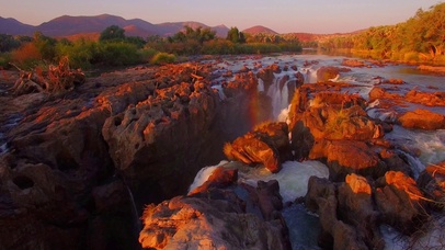 4K壮观岩石瀑布