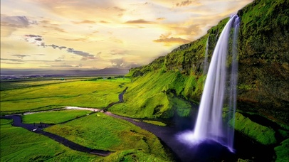 眼前一亮，初心依在