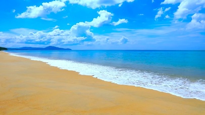 宁静的沙滩海浪