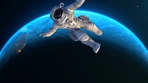 太空人坠入地球