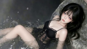 可爱沐浴的女孩