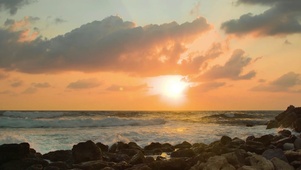 夕阳海边