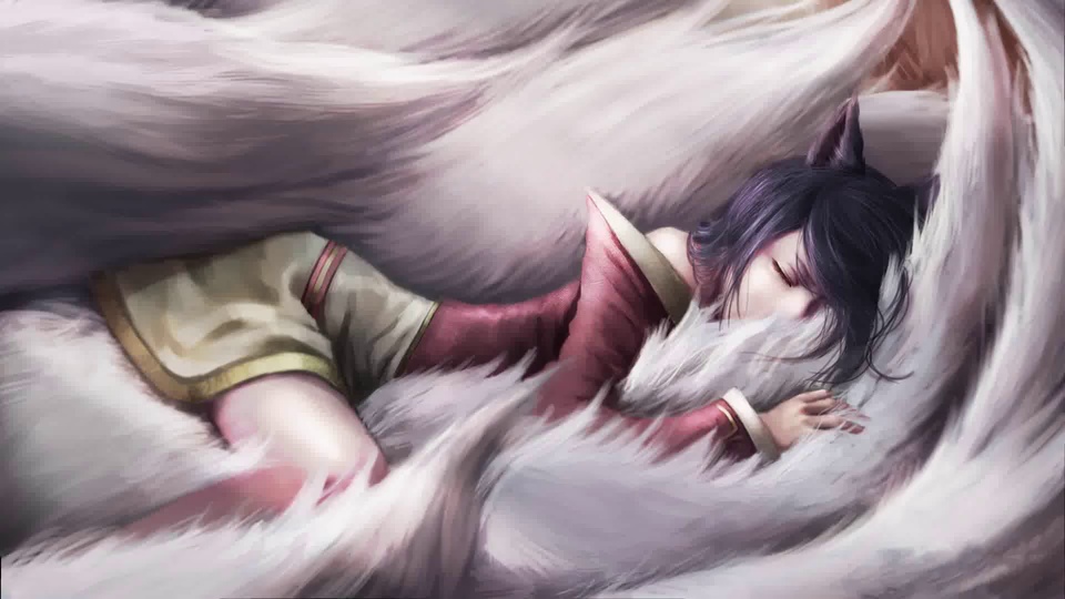 紫发狐耳少女安睡在白色蓬松狐毛中，服饰带金红镶边
