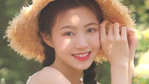 治愈微笑少女