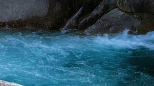 河流