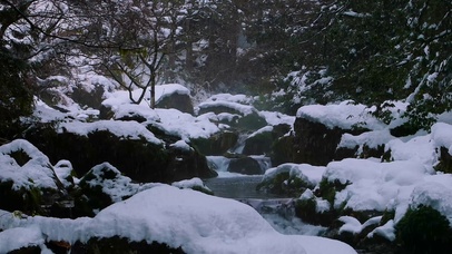 4K山涧瀑布雪景