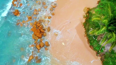 唯美俯瞰海滩海浪4K