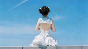 可爱背影女孩