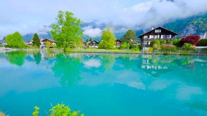 高山湖静谧小镇