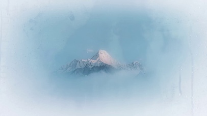 车窗外的雪山