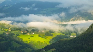 唯美云雾小山村